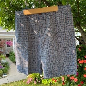 Penguin Classic fit small print shorts.
